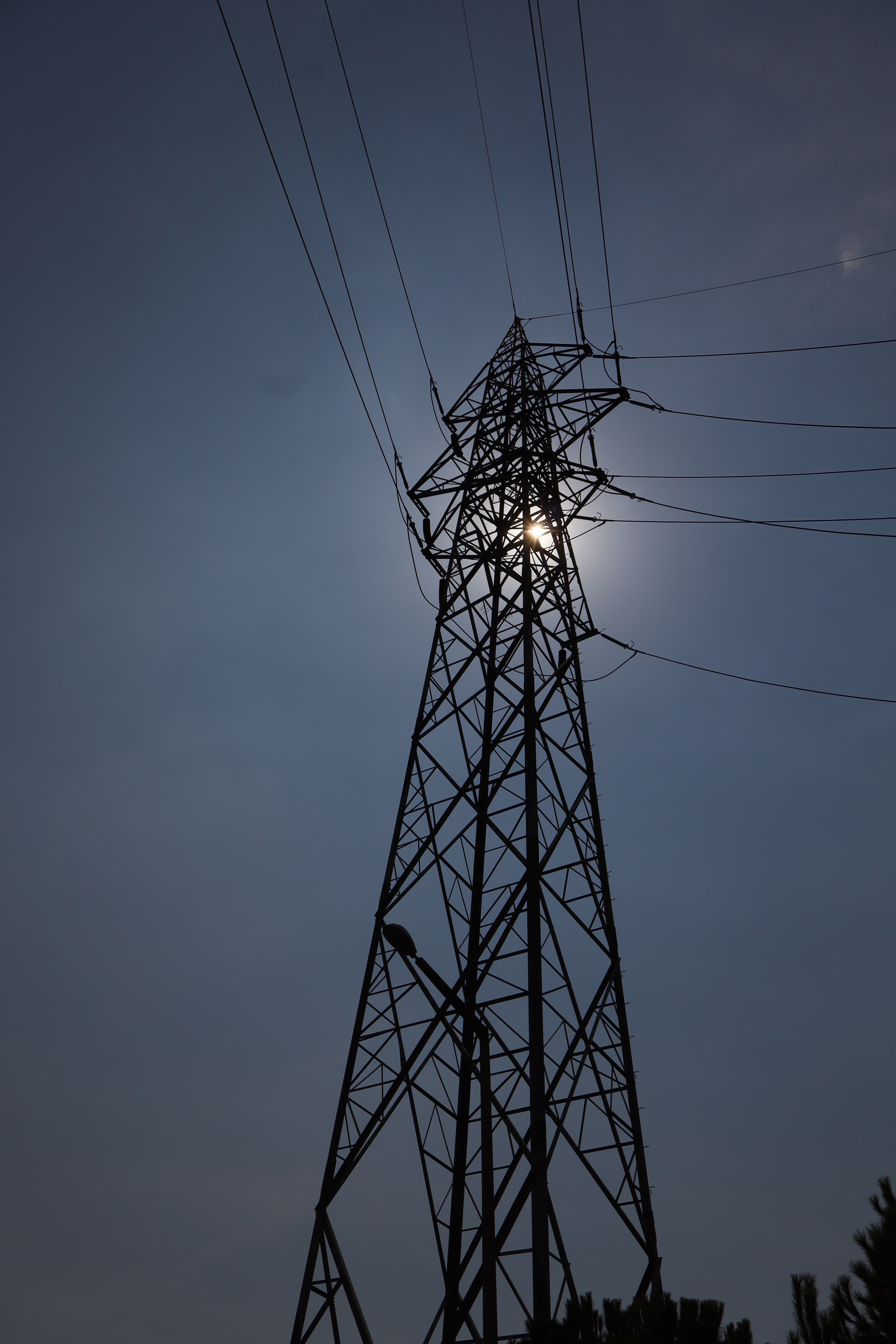 Gediz Elektrik'ten İzmir'e Uyarı: 29 Temmuz'da 15 İlçede Kesinti Yaşanacak